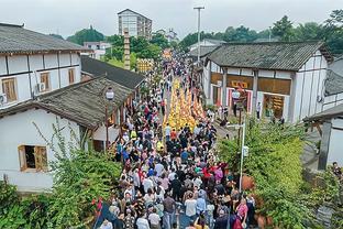 太阳报：祖马家遭抢劫损失10万镑，西汉姆悬赏2.5万镑征集线索